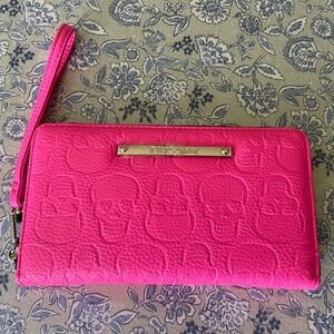 Betsey Johnson Hot Pink Skull wristlet wallet